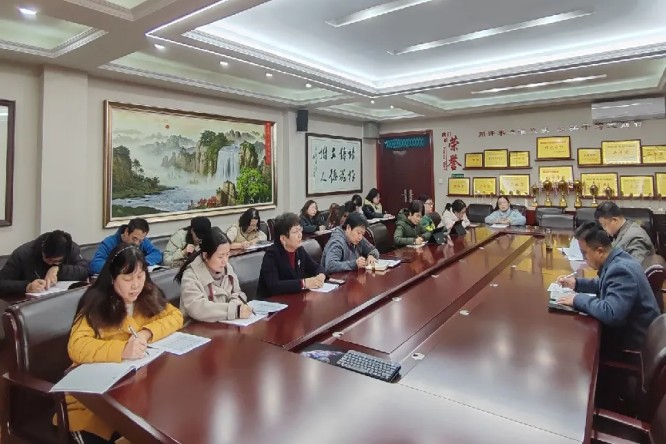 凝心聚力谋备考，携手共筑教育梦——记长庆二中高2025届二轮复习备考工作会
