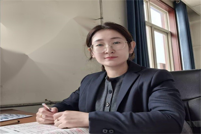 以赤子之心，赴教育之约 ---2025年陕西石油普教中心优秀教师李亚茹